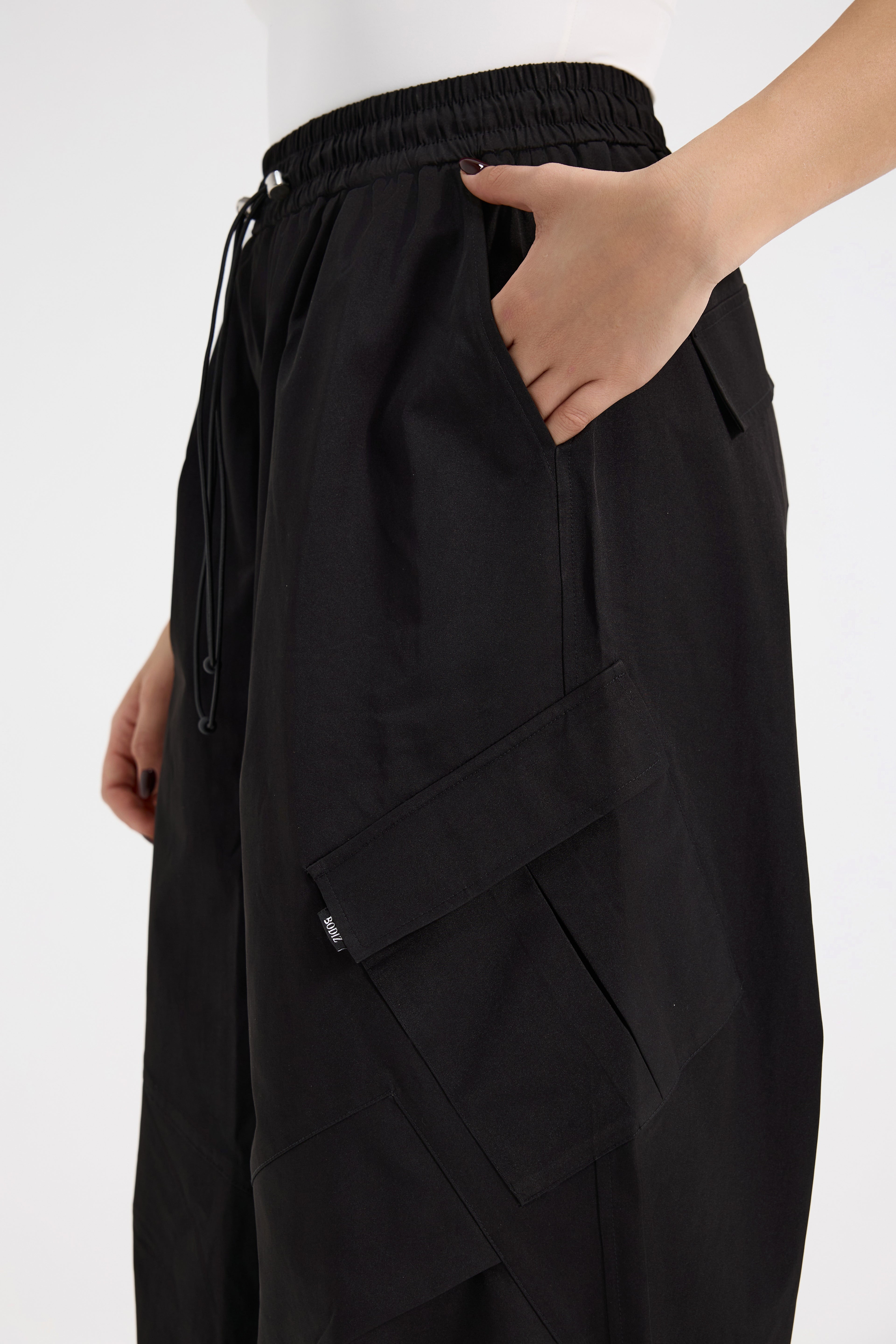 מכנסי קרגו רחבים