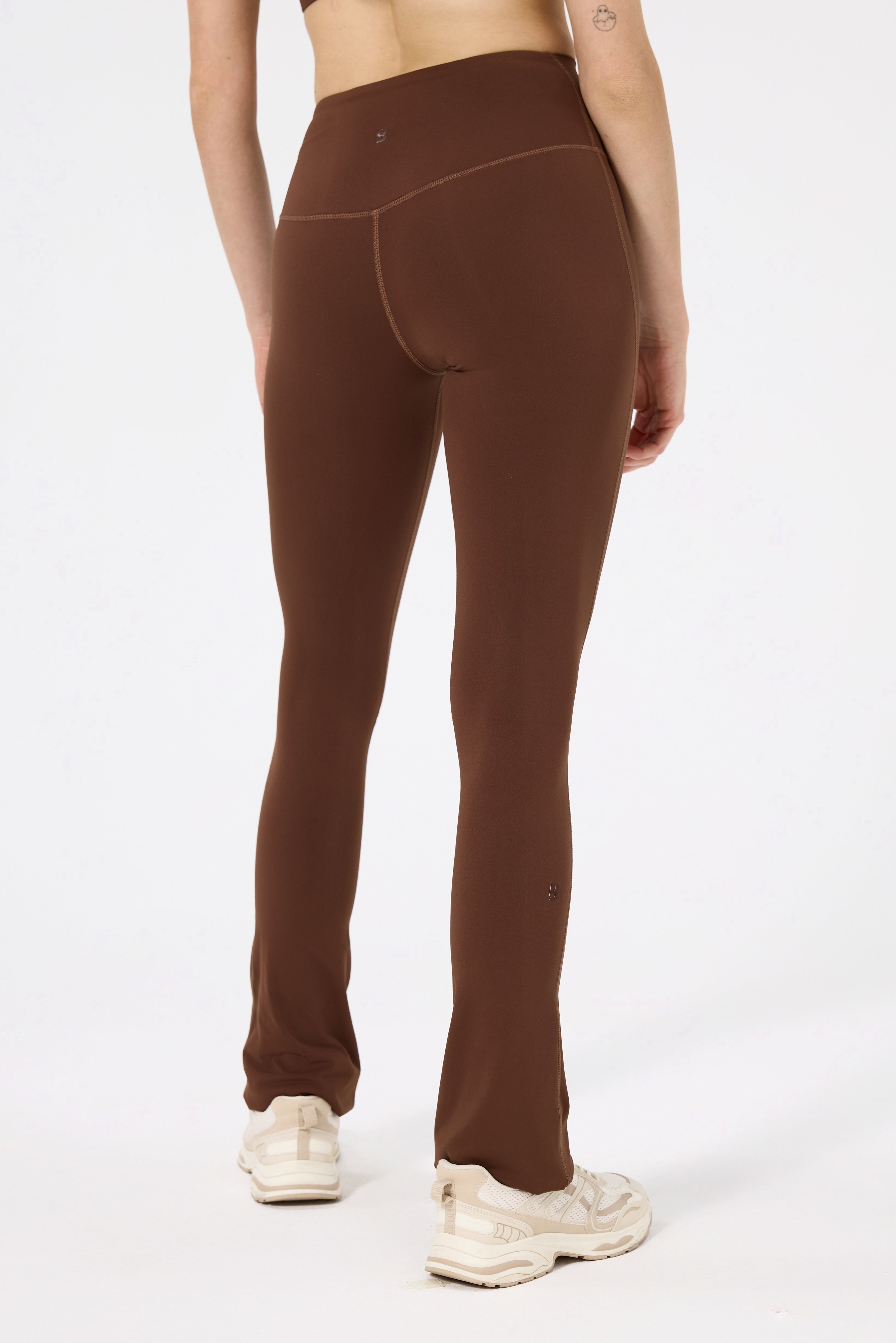 טייץ מתרחב בגזרה גבוהה